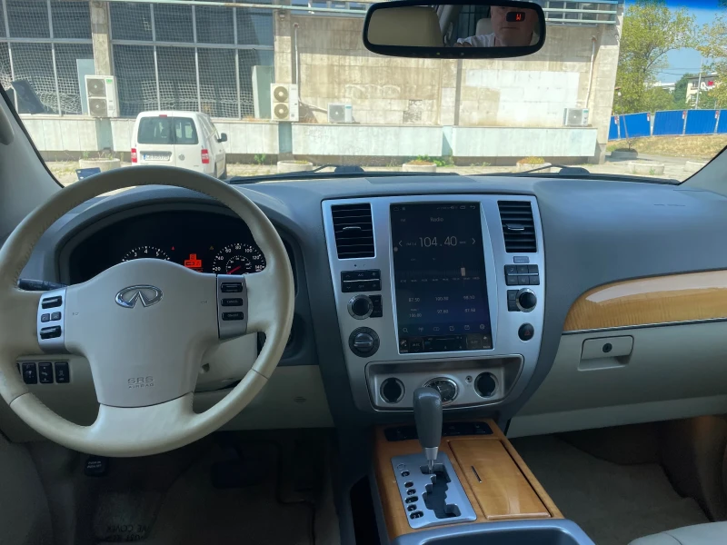 Infiniti QX56 5.6i, 100000 km!!! 1 Собственик! Нов!!!, снимка 9 - Автомобили и джипове - 51978387