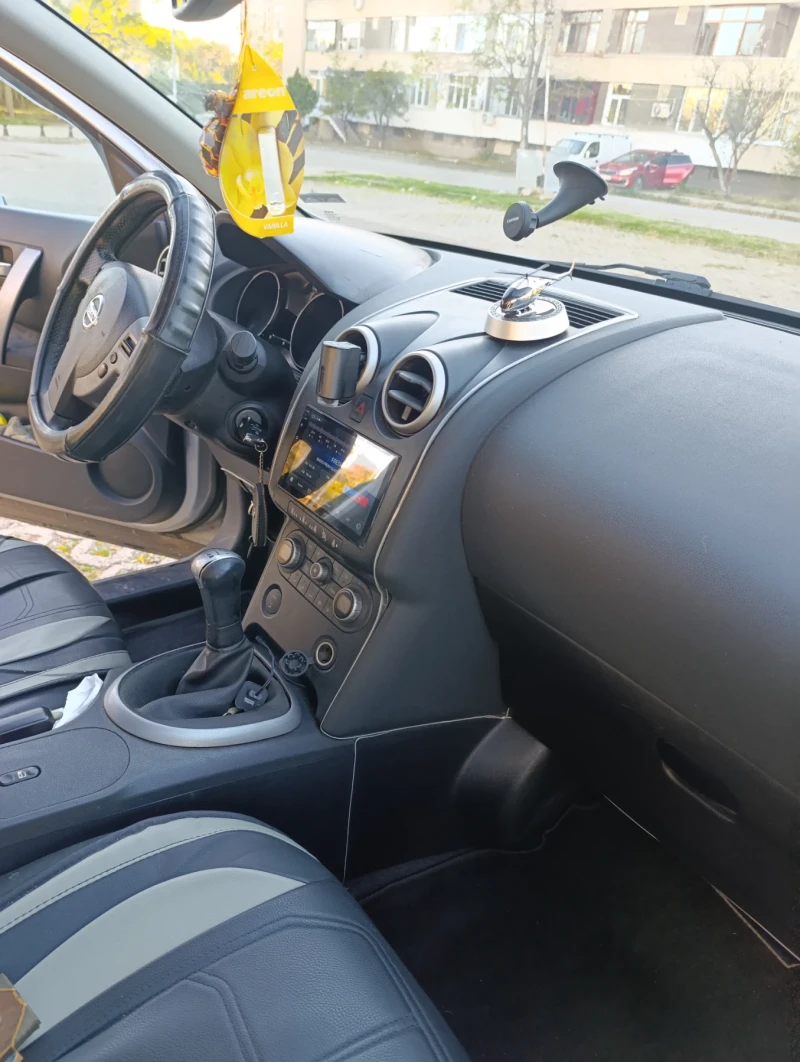 Nissan Qashqai, снимка 10 - Автомобили и джипове - 52109577
