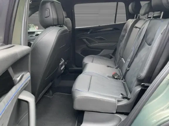 VW Tayron 2.0 TSI 4Motion R-line = NEW = Гаранция, снимка 9 - Автомобили и джипове - 54178813