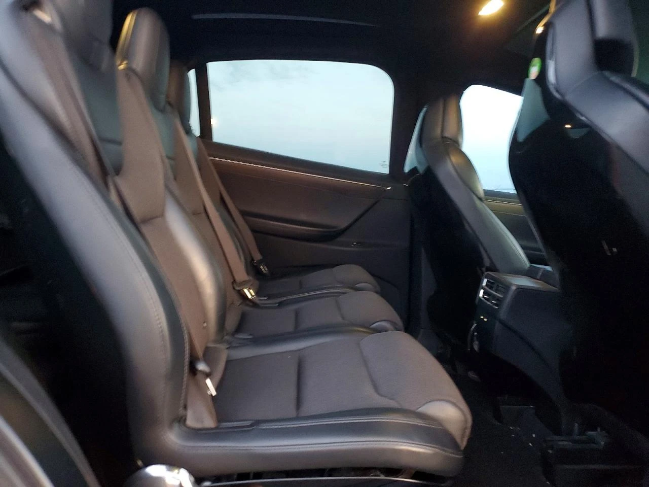 Tesla Model X, снимка 10 - Автомобили и джипове - 54647760