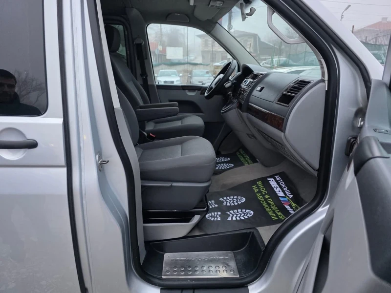 VW Transporter 2.5TDI 174K.C. / АВТОМАТ / ДЪЛГА БАЗА / КЛИМАТИК, снимка 6 - Бусове и автобуси - 52646392