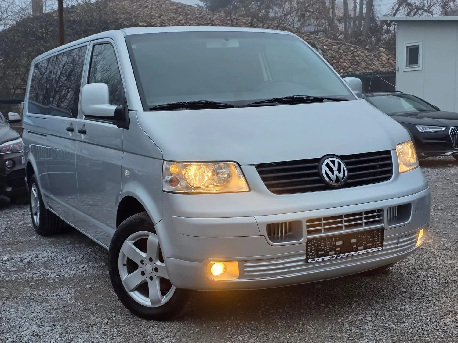 VW Transporter 2.5TDI 174K.C. / АВТОМАТ / ДЪЛГА БАЗА / КЛИМАТИК - изображение 2