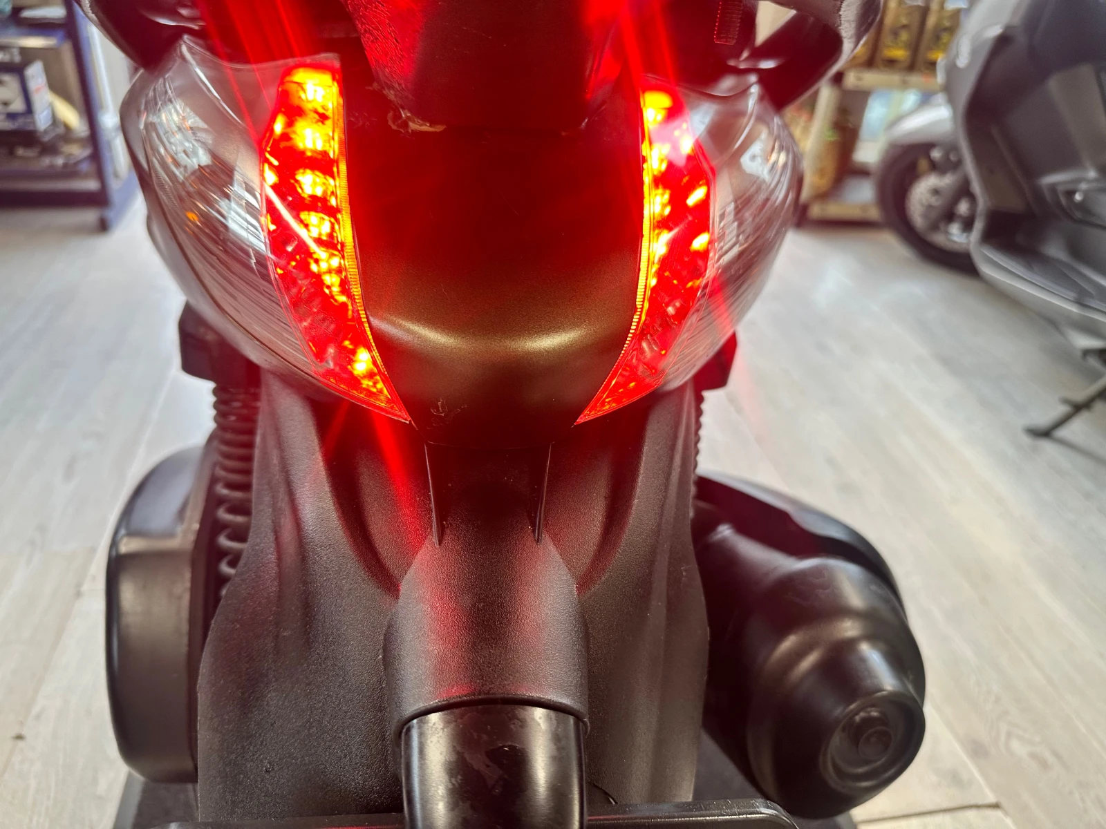 Piaggio Beverly 300i ABS/ASR/LED 05.2018г., снимка 5 - Мотоциклети и мототехника - 54456169