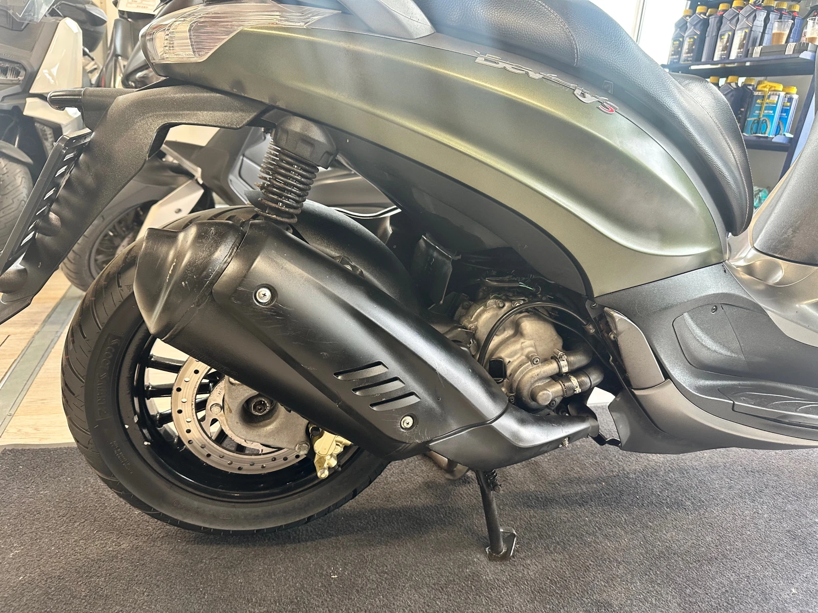 Piaggio Beverly 300i ABS/ASR/LED 05.2018г., снимка 15 - Мотоциклети и мототехника - 54456169