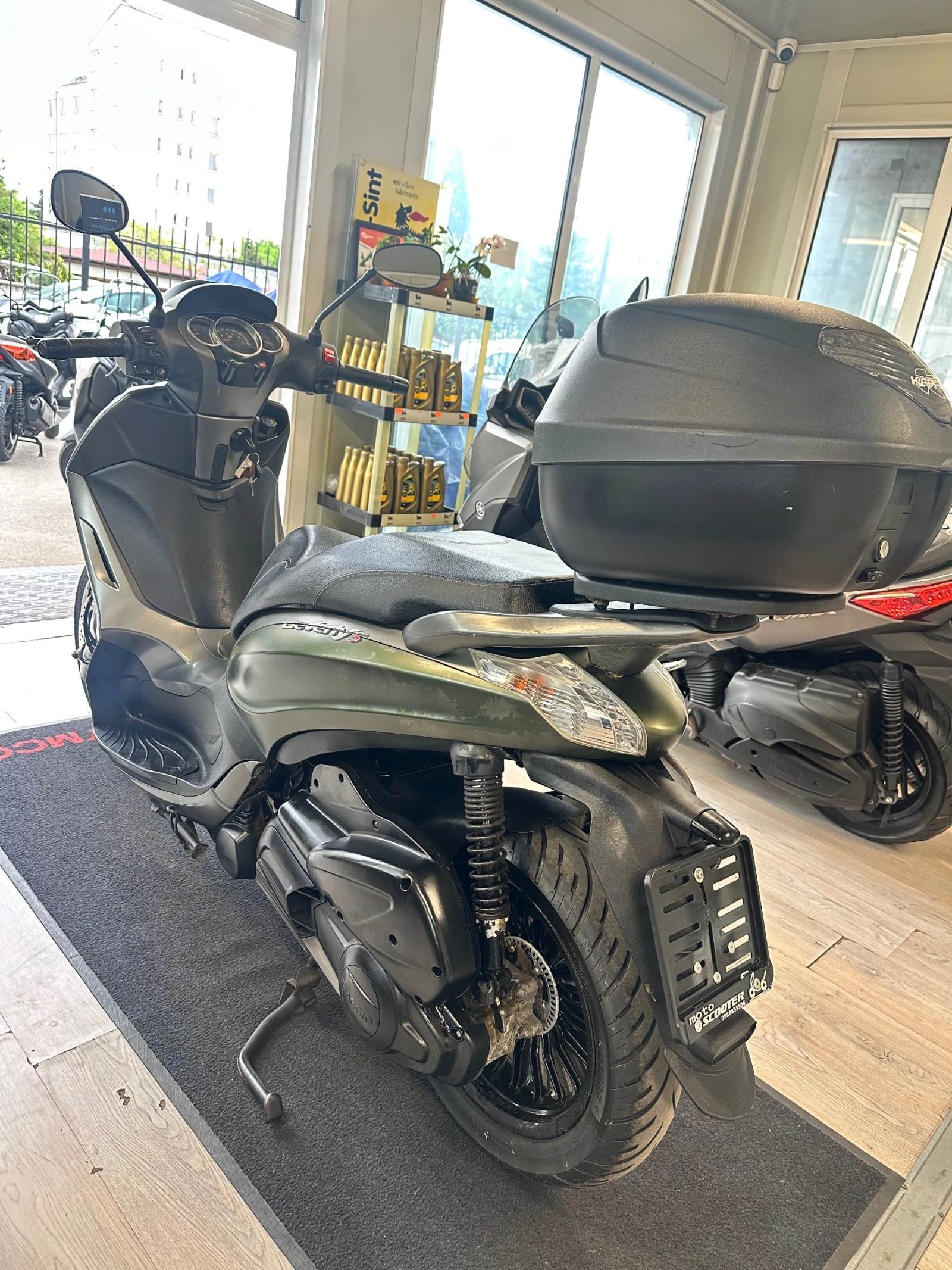 Piaggio Beverly 300i ABS/ASR/LED 05.2018г., снимка 8 - Мотоциклети и мототехника - 54456169
