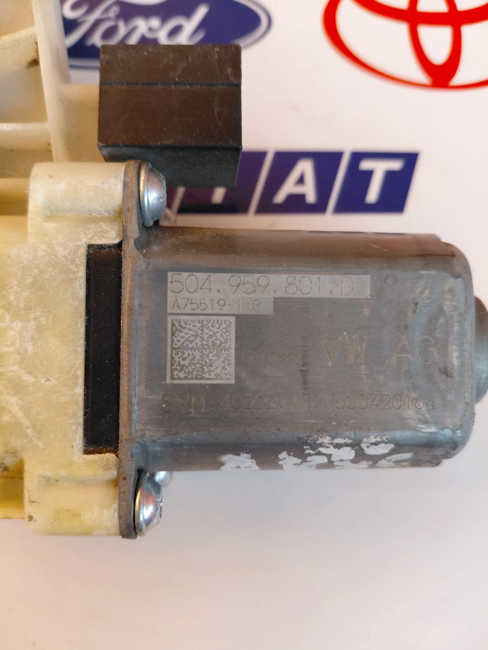 5Q4959801D  �������  �������������� �� ����� ����� �����  VW PASSAT B8 5Q4.959.801.D | Mobile.bg � ����������� 2