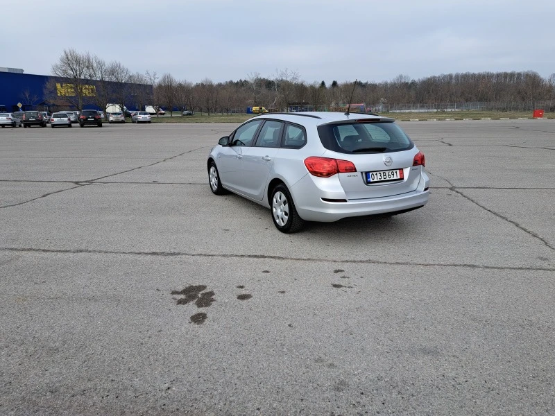 Opel Astra 1.3 CDTI, снимка 3 - Автомобили и джипове - 44631693