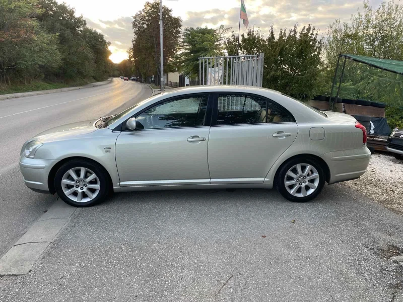 Toyota Avensis 2.0D, 116кс, КОЖА, ИТАЛИЯ, снимка 8 - Автомобили и джипове - 47499312