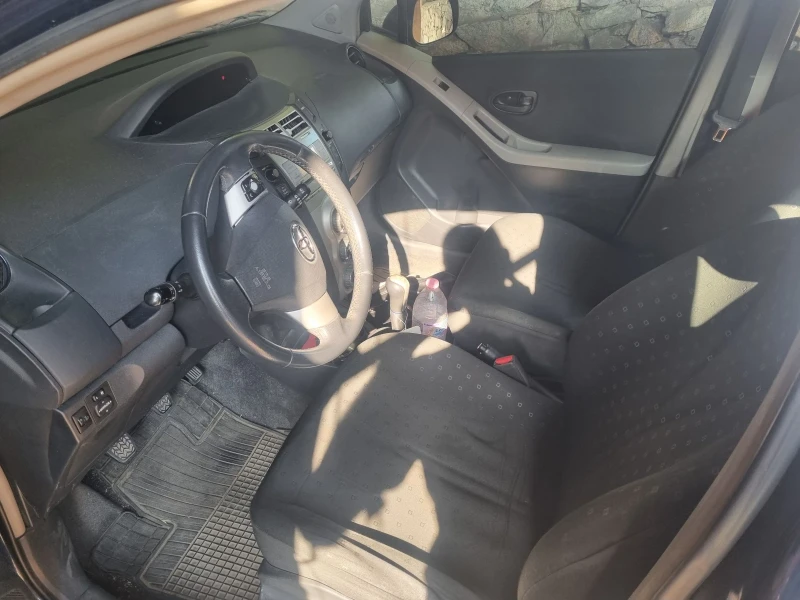 Toyota Yaris 1.0 , 65ph, снимка 5 - Автомобили и джипове - 52456103
