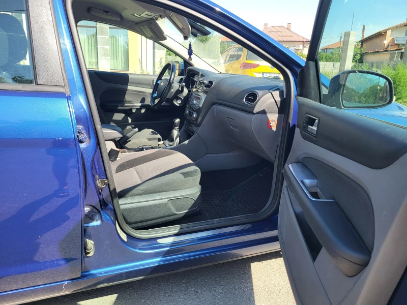 Ford Focus 1.6 TDCi Ghia + Зимни Гуми, снимка 6 - Автомобили и джипове - 52013276