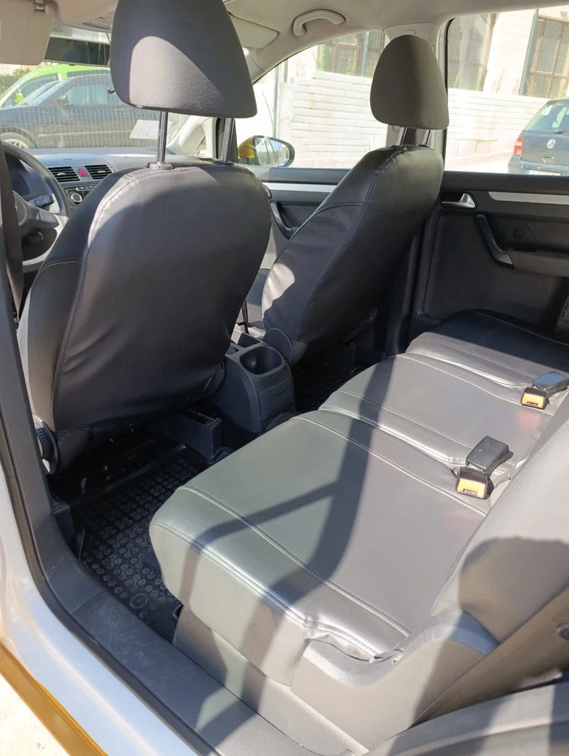 VW Touran 1.4 tsi, снимка 6 - Автомобили и джипове - 51596293