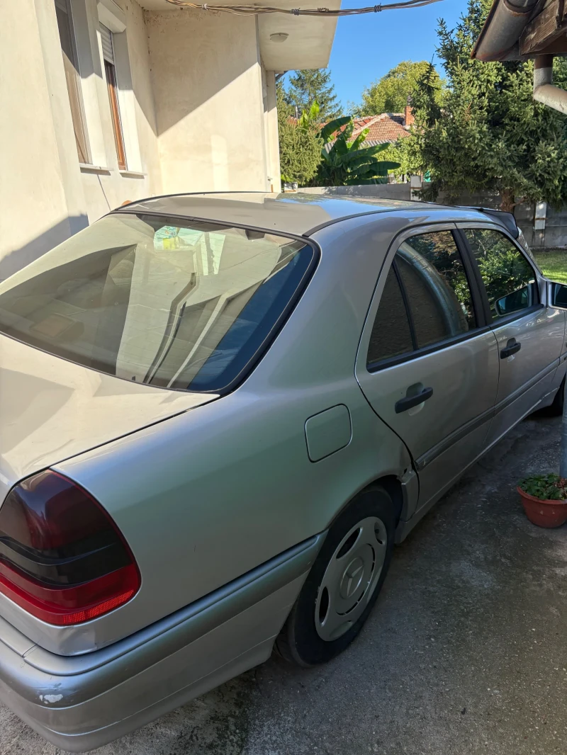 Mercedes-Benz 220, снимка 5 - Автомобили и джипове - 52444225