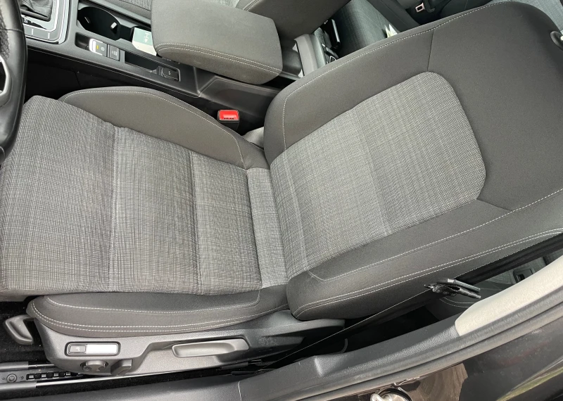 VW Passat 2.0 TDI/150 PS/LED/ACC/PDC/NAVI/CAMERA, снимка 13 - Автомобили и джипове - 52896621