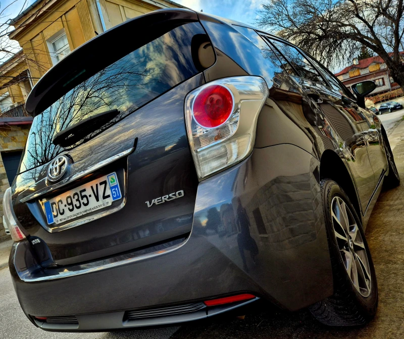 Toyota Verso 2.2d4d-EXECUTIVE-FACE LIFT-veriga-6скорости-japan , снимка 5 - Автомобили и джипове - 53502062