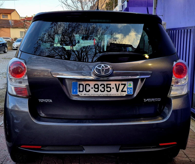 Toyota Verso 2.2d4d-EXECUTIVE-FACE LIFT-veriga-6скорости-japan , снимка 9 - Автомобили и джипове - 53502062
