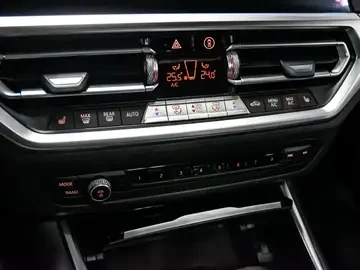 BMW 330 ПОДГРЕВ* BLIND SPOTS* CARFAX , снимка 11 - Автомобили и джипове - 55221197