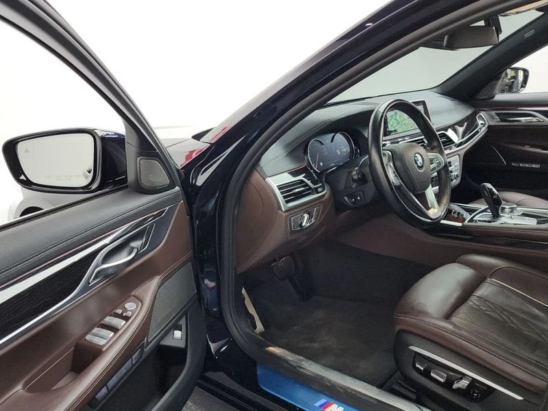 BMW 740 740d xDrive M Sport| 320к.с.| ВКЛ.ТЕХНОТЕСТ, снимка 10 - Автомобили и джипове - 55627056