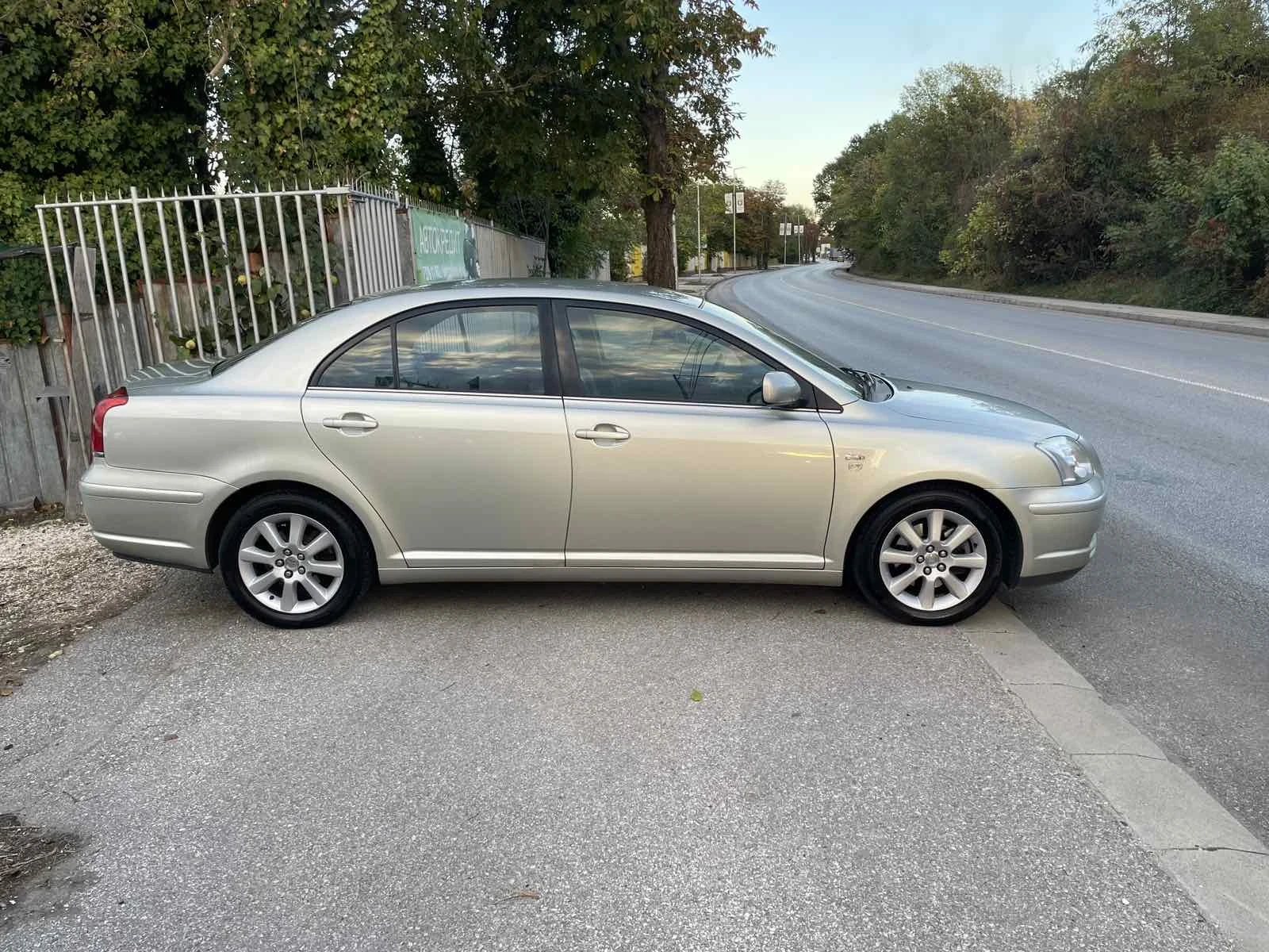 Toyota Avensis 2.0D, 116кс, КОЖА, ИТАЛИЯ - изображение 4