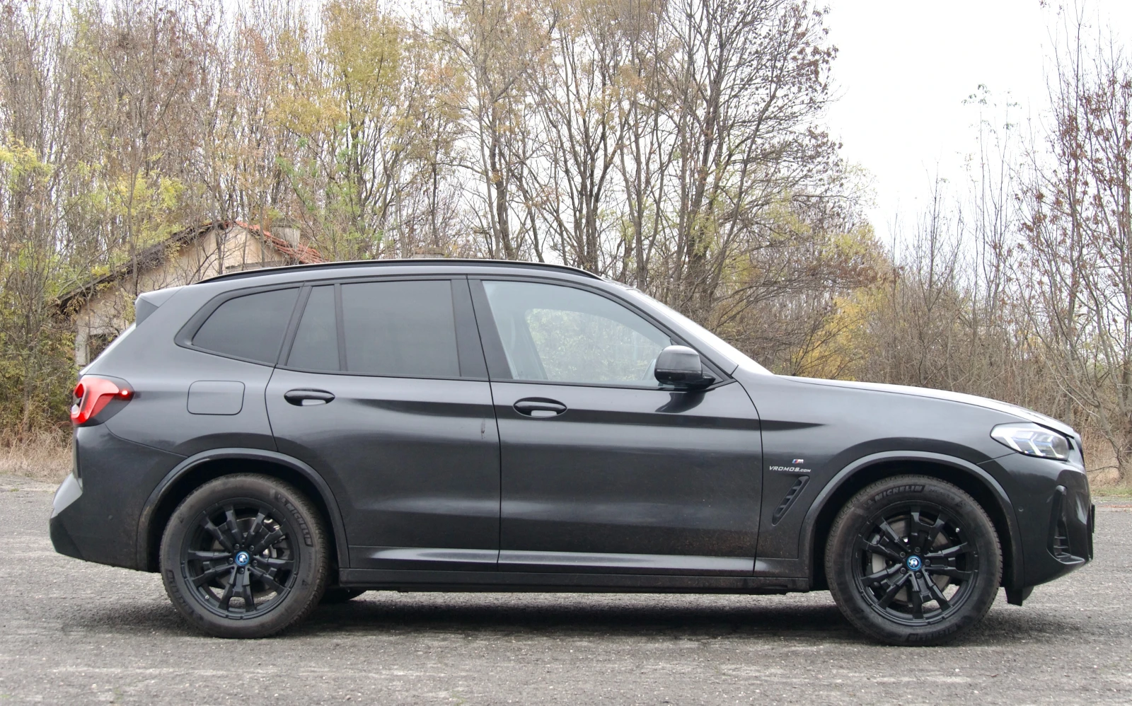 BMW iX3 M - изображение 2