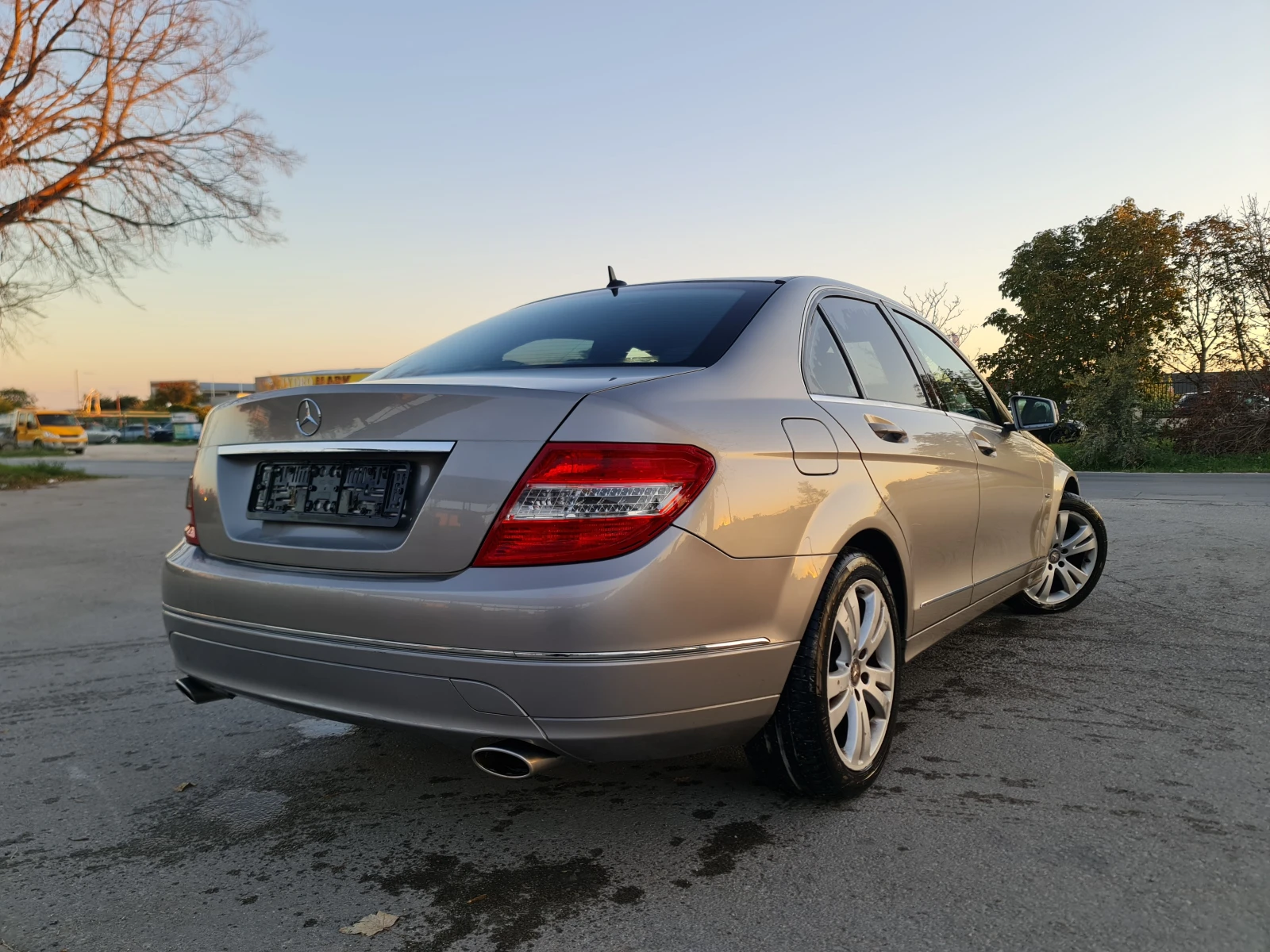 Mercedes-Benz C 280 КАТО ЧИСТО НОВА - изображение 2