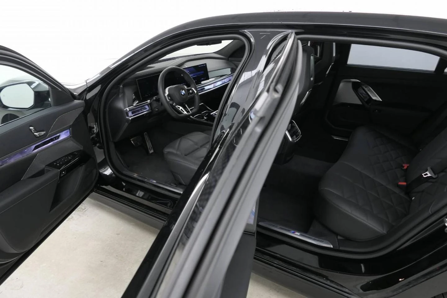 BMW 740 d xDrive M Paket Sportautomatic - изображение 5