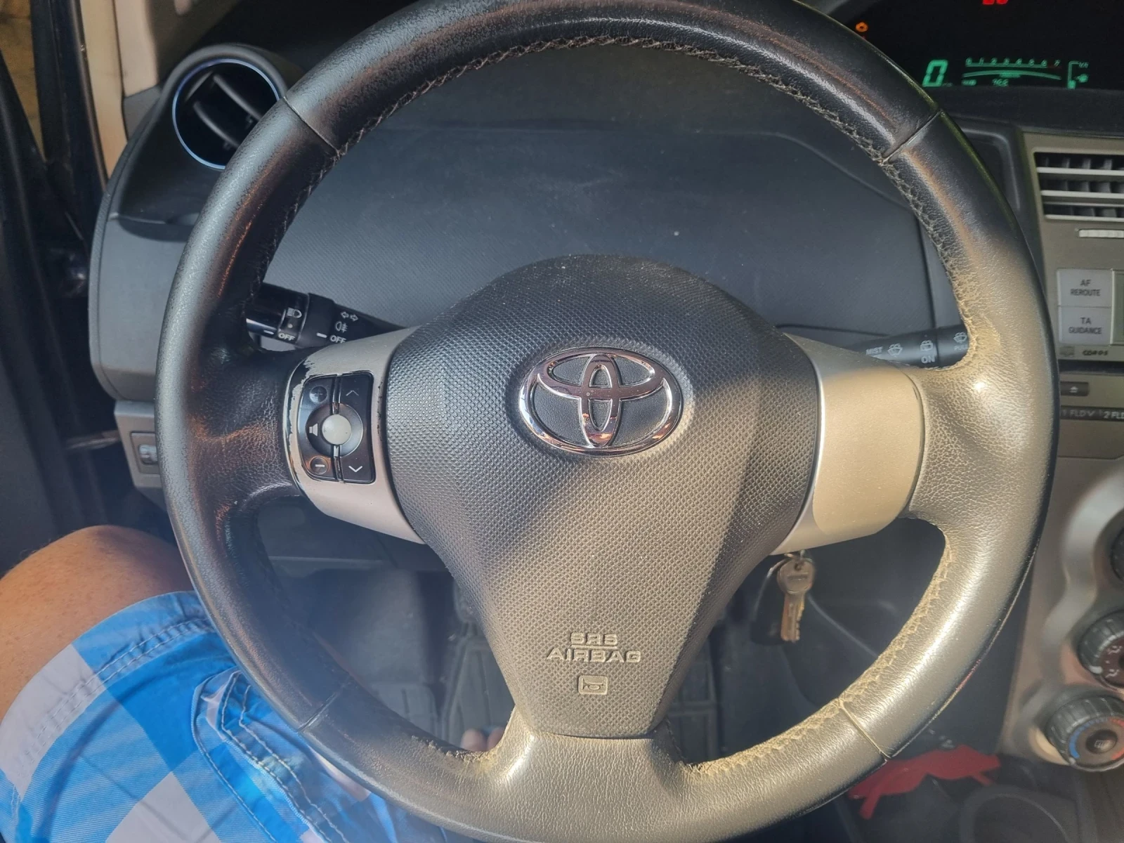 Toyota Yaris 1.0 , 65ph - изображение 6