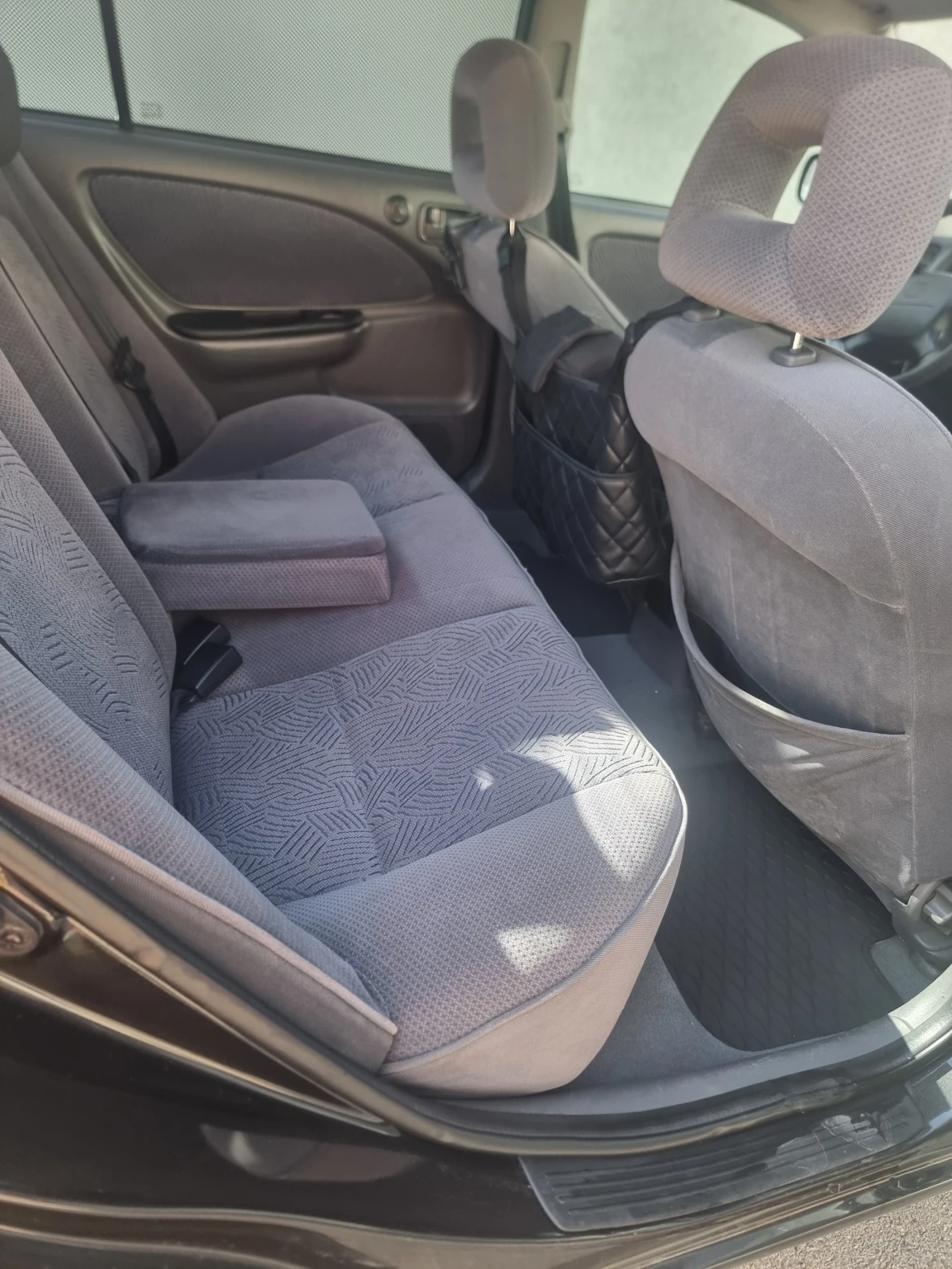 Toyota Avensis 2.0 - изображение 6
