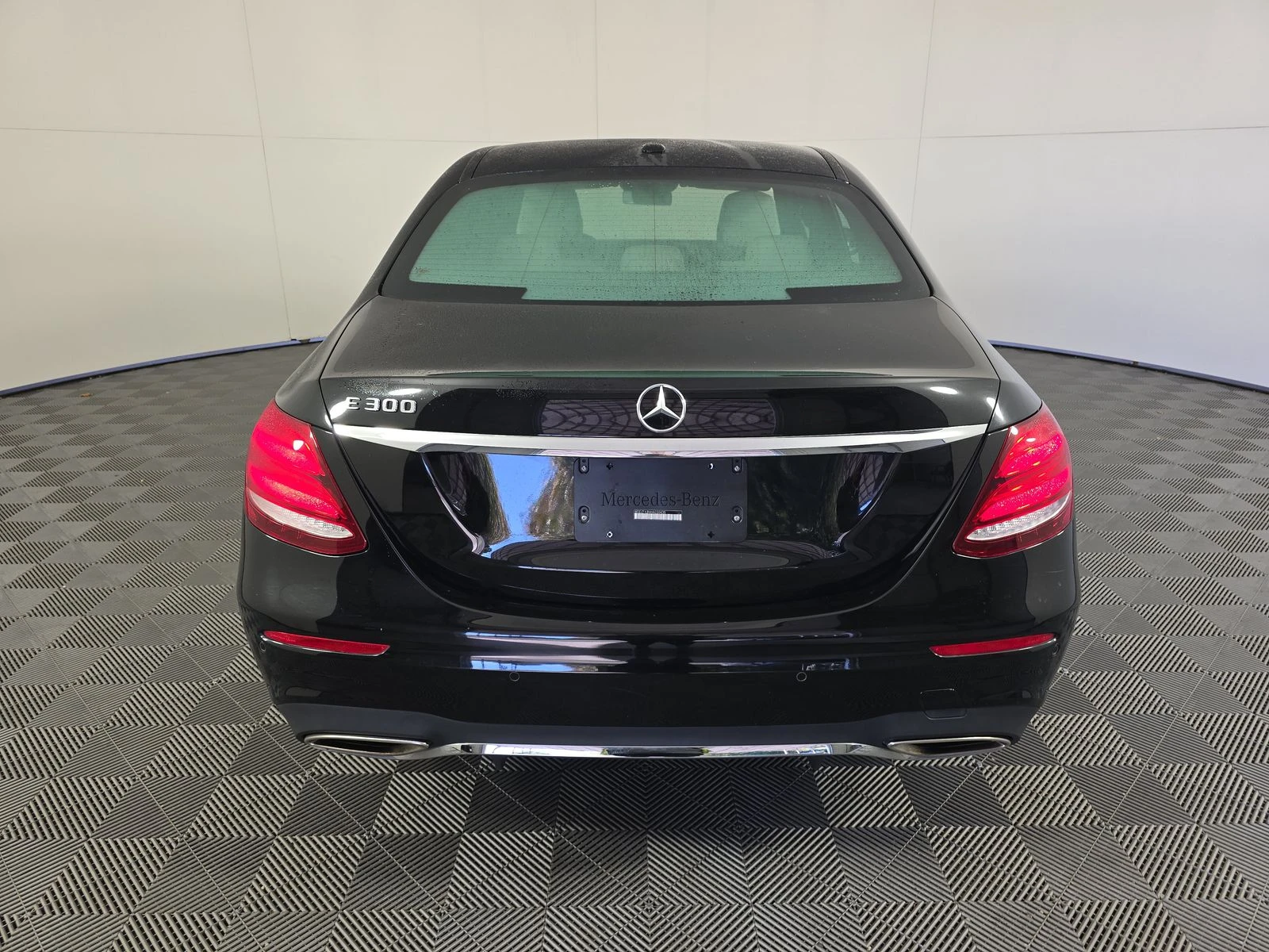 Mercedes-Benz E 300 AMG PACK* BURMASTER* AMBIENT* KEYLESS GO* 9G* М.ТО - изображение 5