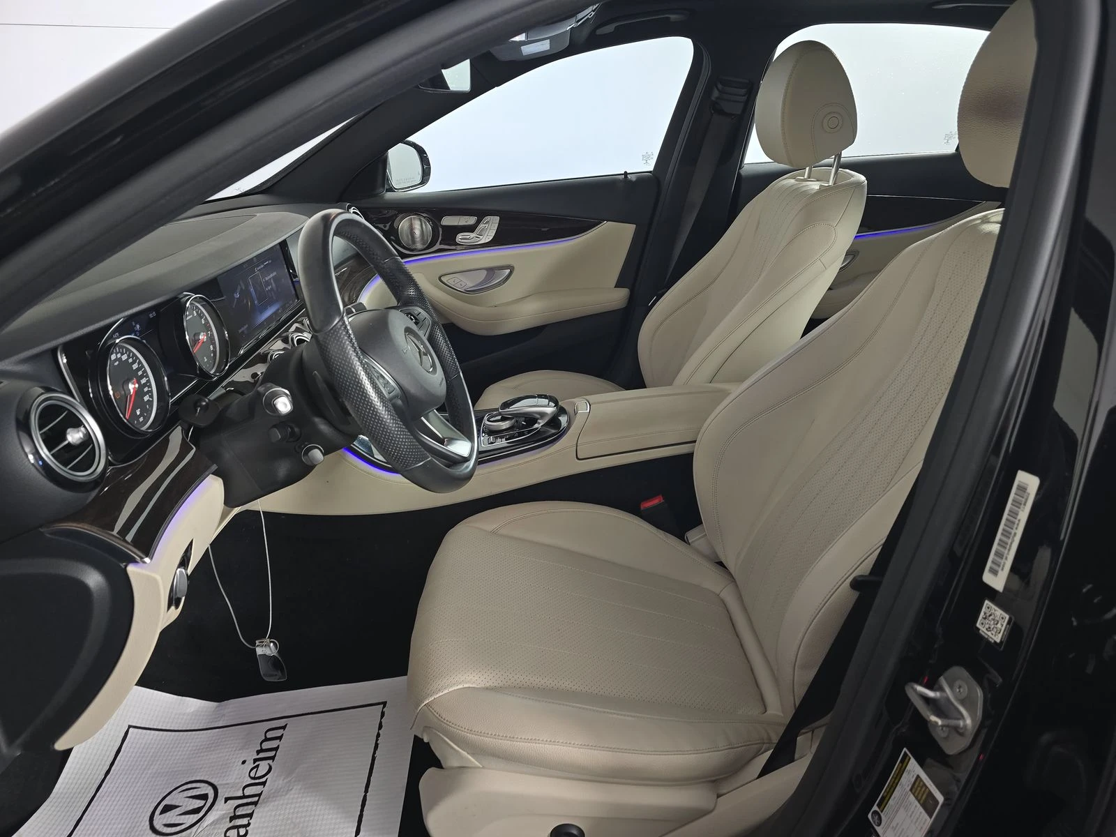 Mercedes-Benz E 300 AMG PACK* BURMASTER* AMBIENT* KEYLESS GO* 9G* М.ТО - изображение 10
