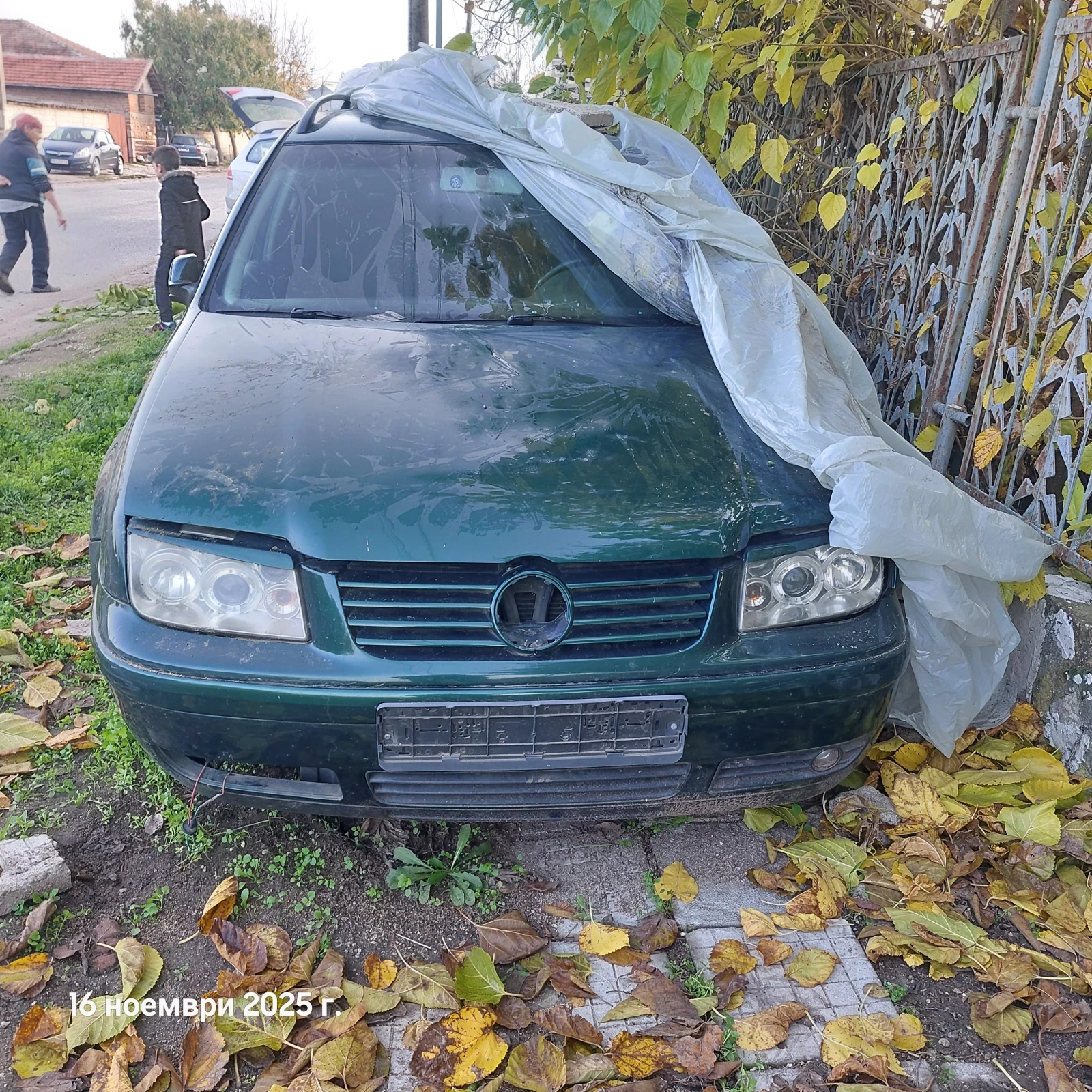 VW Bora 1, 6  | Mobile.bg   2