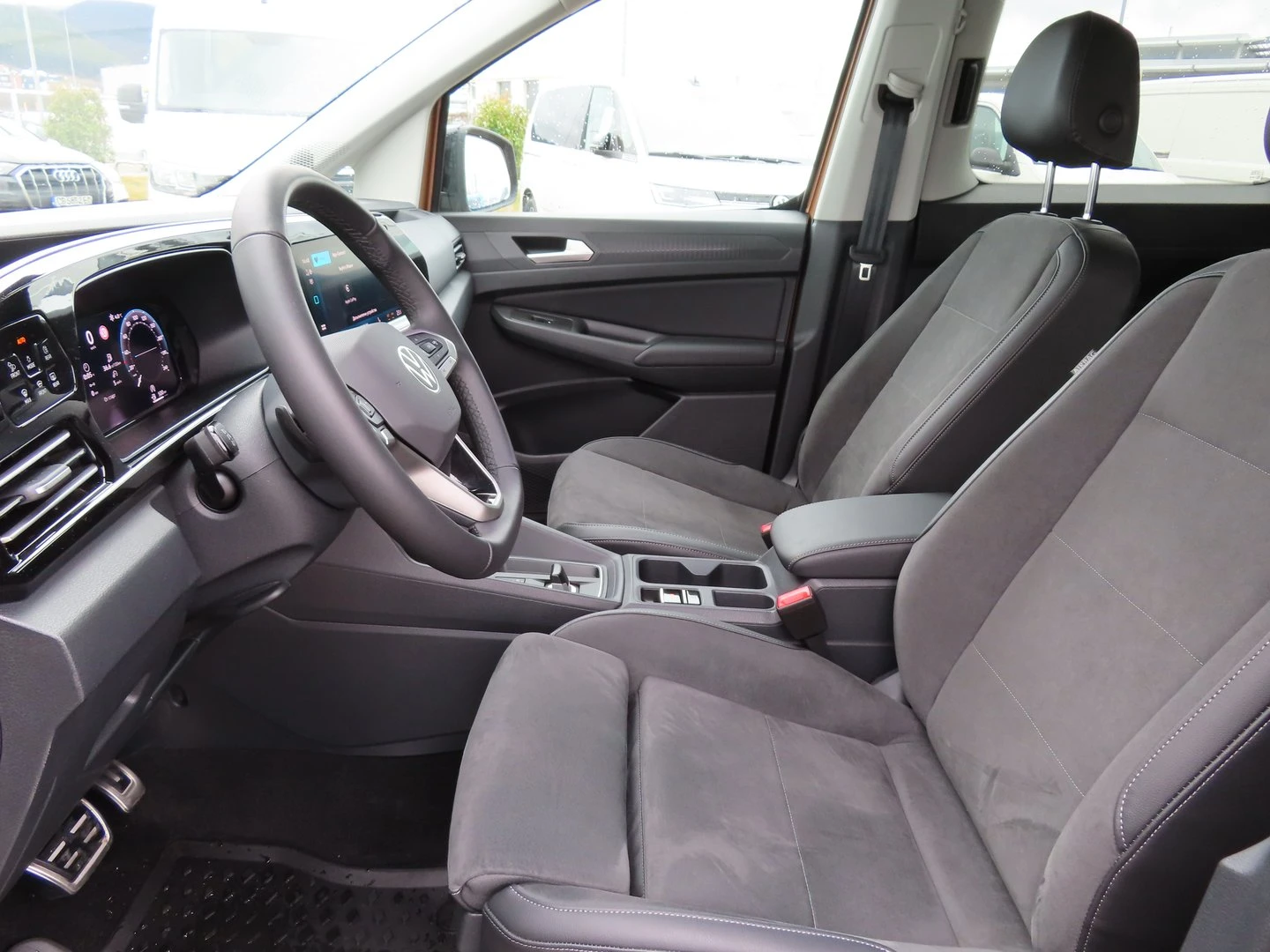 VW Caddy Style Maxi TDI 7 места - изображение 5