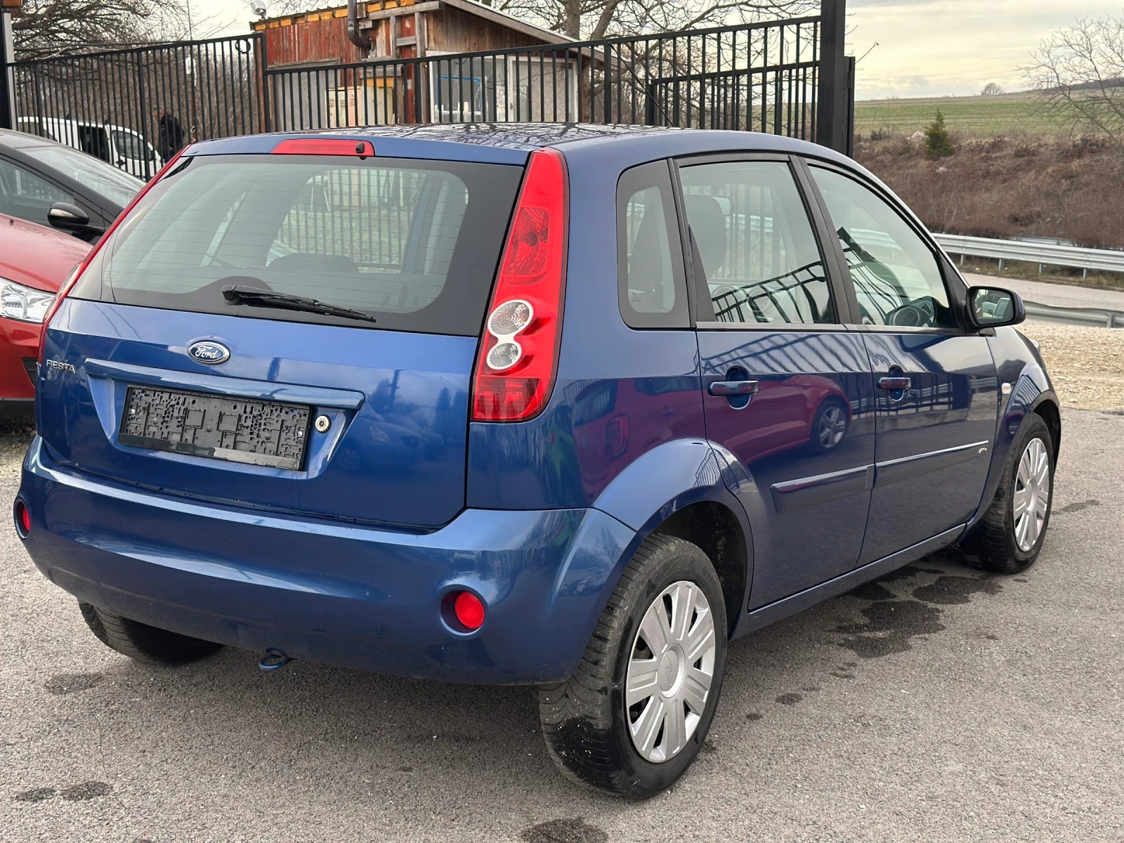 Ford Fiesta БЕНЗИН-ФЕЙСЛИФТ - изображение 4