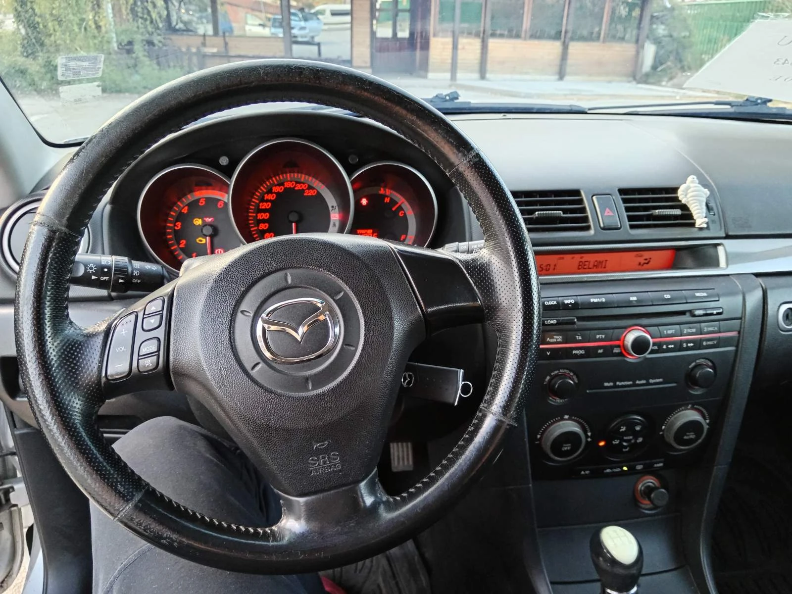 Mazda 3 1.6, снимка 12 - Автомобили и джипове - 53925518