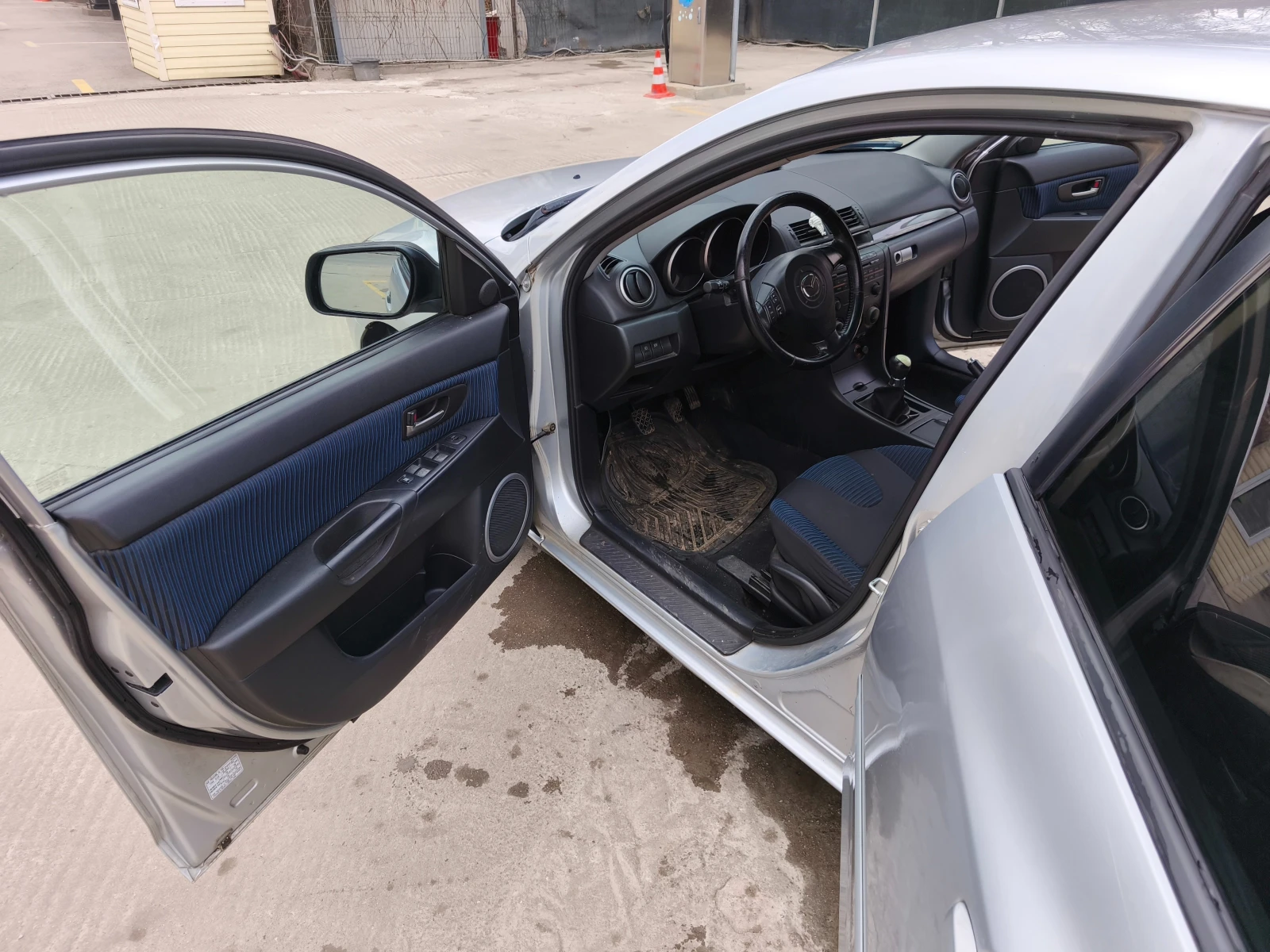 Mazda 3 1.6, снимка 10 - Автомобили и джипове - 53925518