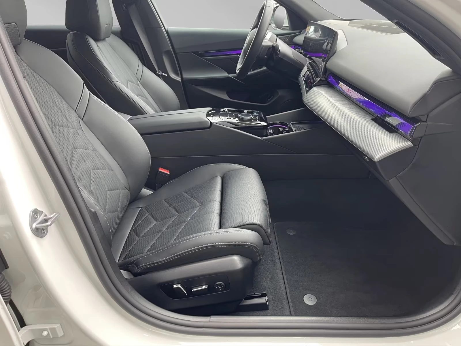 BMW i5 xDRIVE/40/394HP/M-SPORT/360/19/B&W/215z, снимка 14 - Автомобили и джипове - 53997362