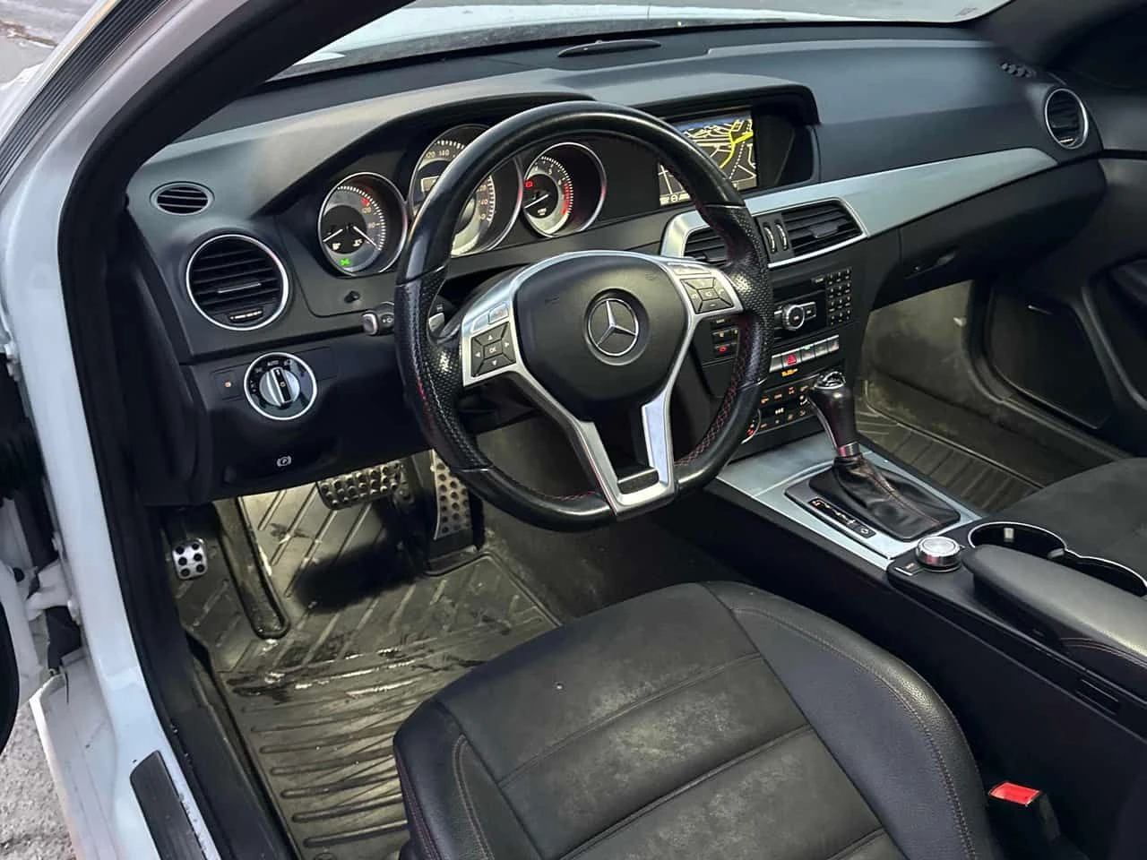 Mercedes-Benz C 350 4 MATIC * CARFAX * HARMAN * ПАНО * KEYLESS , снимка 5 - Автомобили и джипове - 54022498