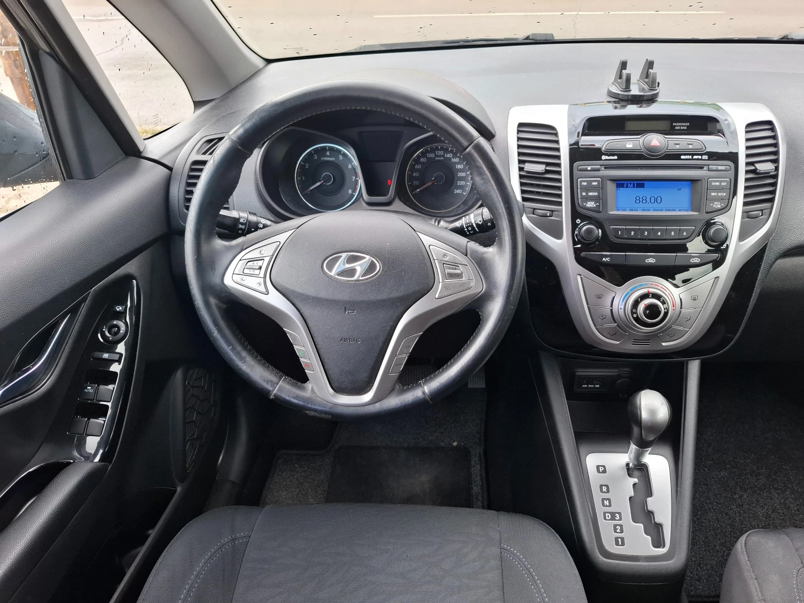 Hyundai Ix20 1.6i 125ps AUTOMAT , снимка 12 - Автомобили и джипове - 54765617