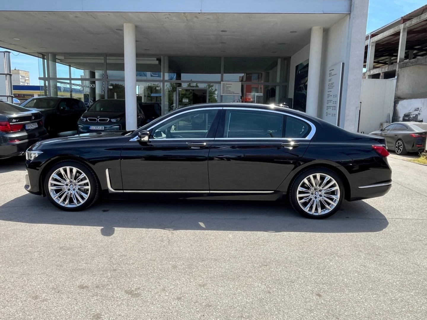 BMW 740 G12, снимка 5 - Автомобили и джипове - 54781404