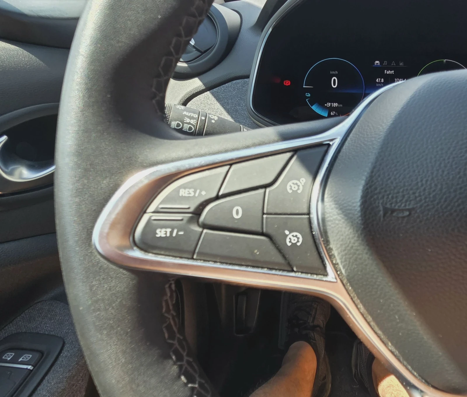 Renault Zoe 52KWh/CCS/2024г/СЕРВИЗНА КНИЖКА, снимка 15 - Автомобили и джипове - 54940266