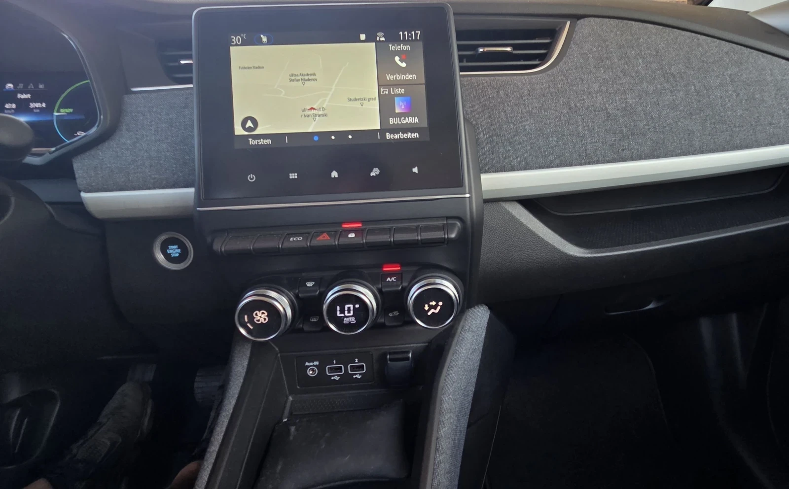 Renault Zoe 52KWh/CCS/2024г/СЕРВИЗНА КНИЖКА, снимка 14 - Автомобили и джипове - 54940266