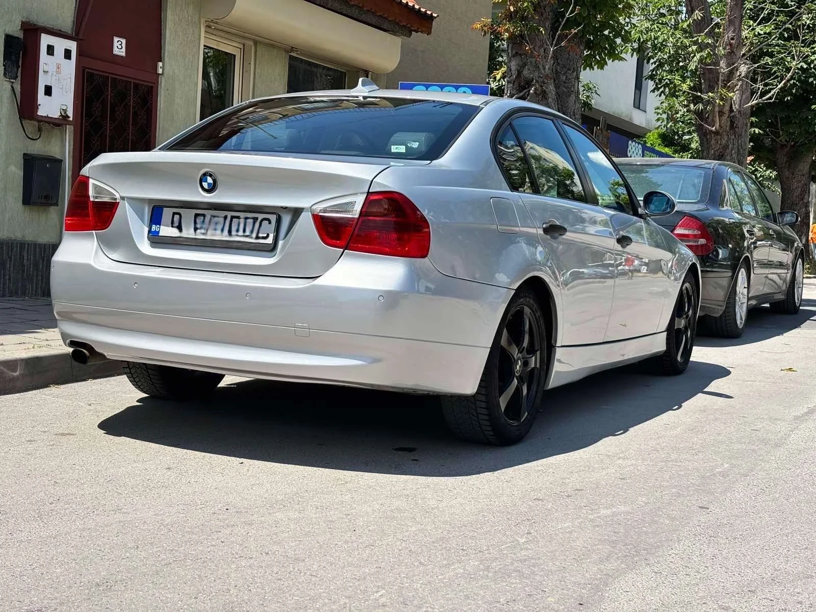 BMW 320, снимка 4 - Автомобили и джипове - 55051177