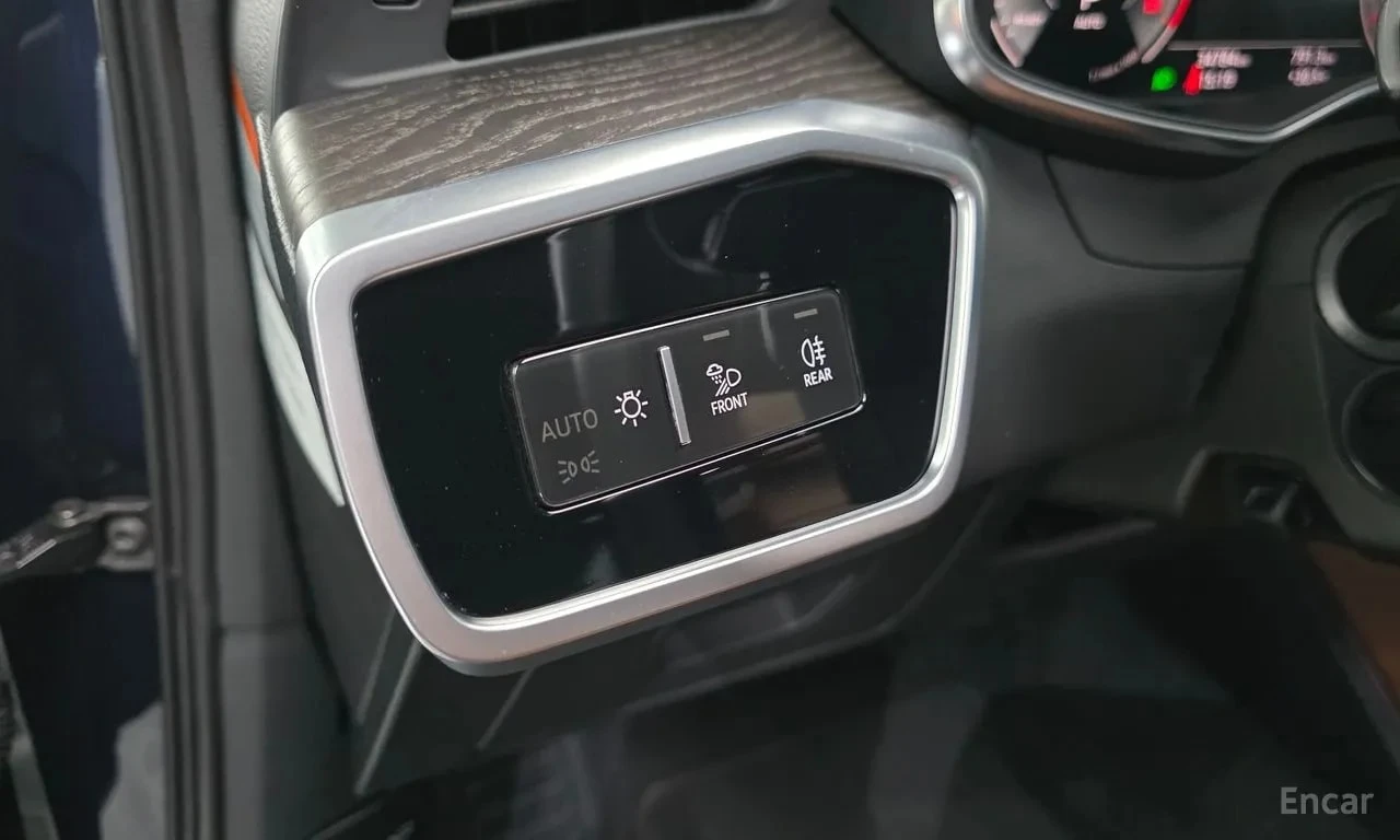 Audi A6 45 TFSI| HUD| ОБДУХ| ПАМЕТ| 360| ПАНО| 2 КЛЮЧА| , снимка 14 - Автомобили и джипове - 55880383