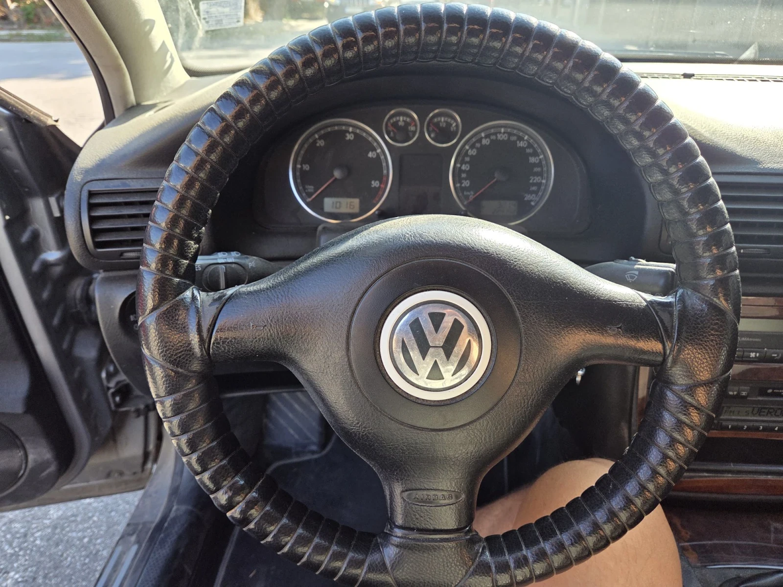 VW Passat 1, 9 TDI Подгрев Климатроник, снимка 11 - Автомобили и джипове - 56159900