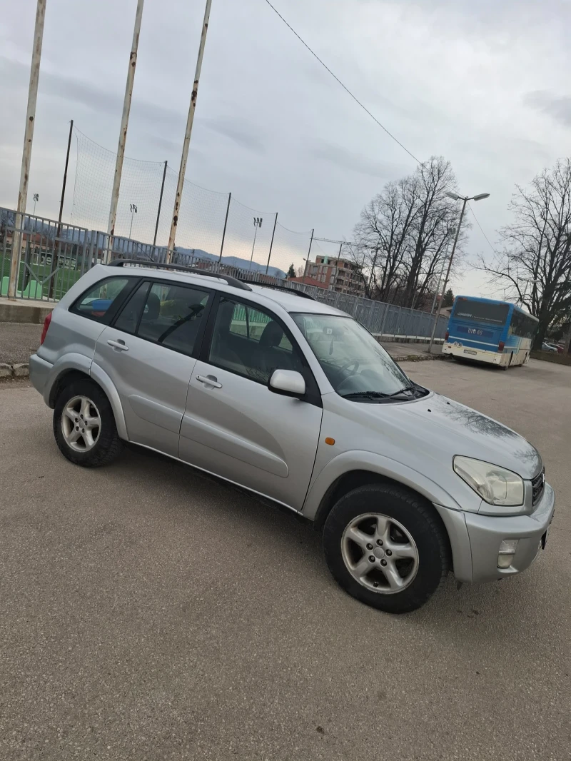 Toyota Rav4, снимка 2 - Автомобили и джипове - 48688265