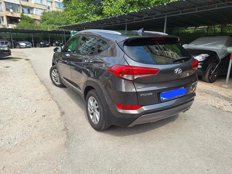 Hyundai Tucson 2.0crdi 4x4 , снимка 4 - Автомобили и джипове - 51712536