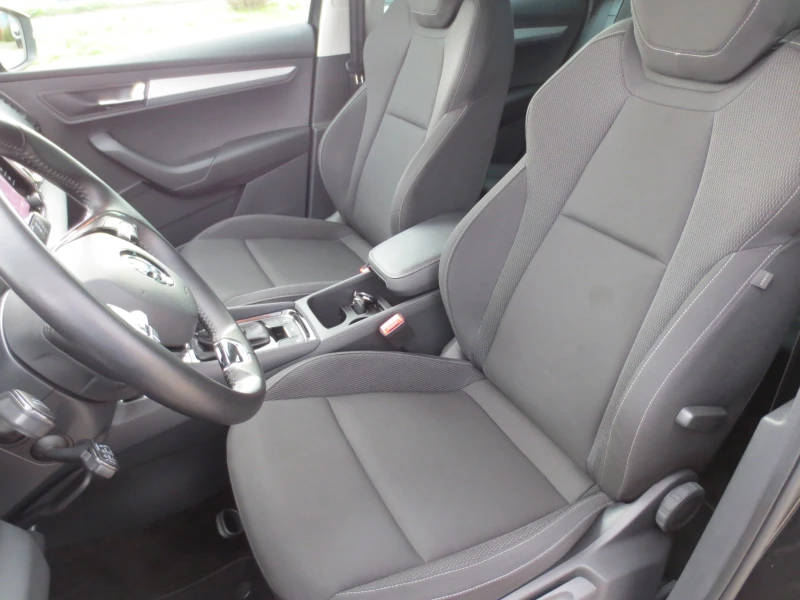 Skoda Karoq 2.0TDI* DSG* , снимка 10 - Автомобили и джипове - 52490331