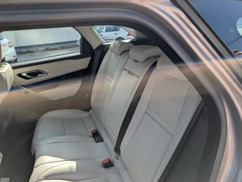 Land Rover Range Rover Velar P250 R-Dynamic SE, снимка 11 - Автомобили и джипове - 52502338