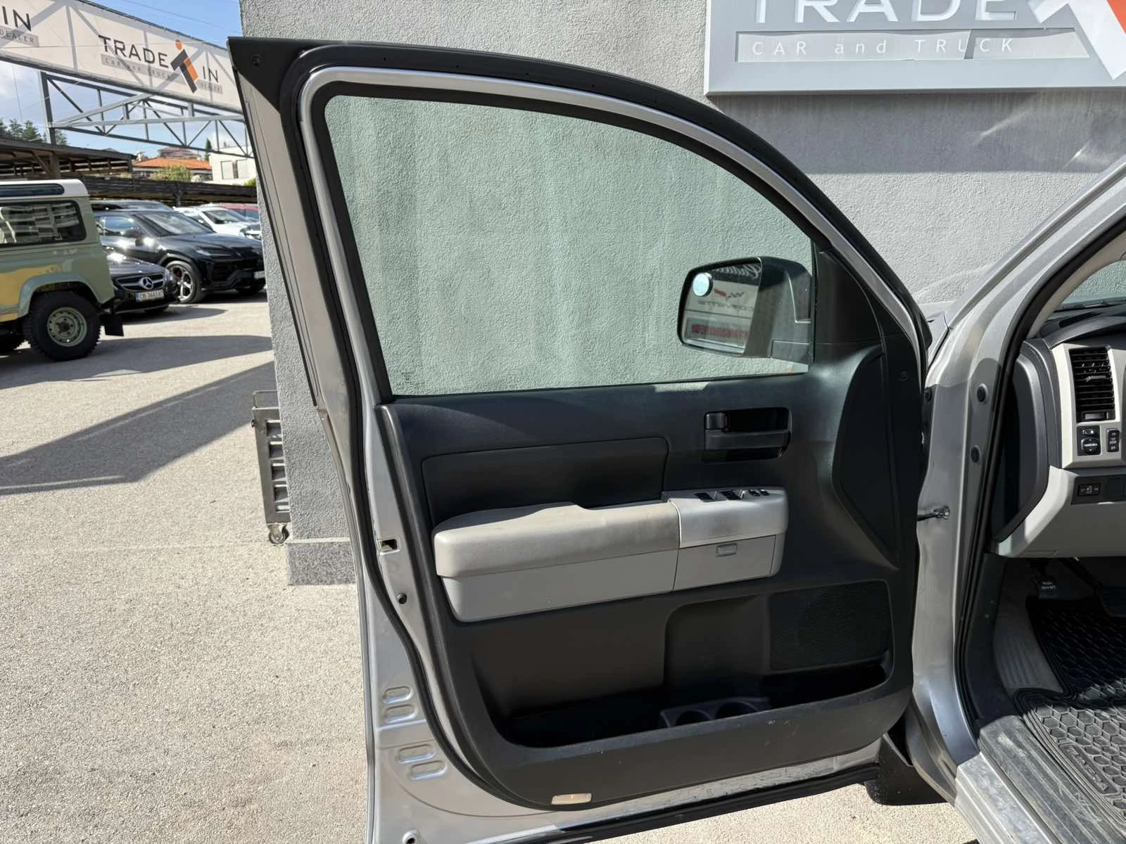 Toyota Tundra 4.7L V8 DOUBLE CAB - изображение 8