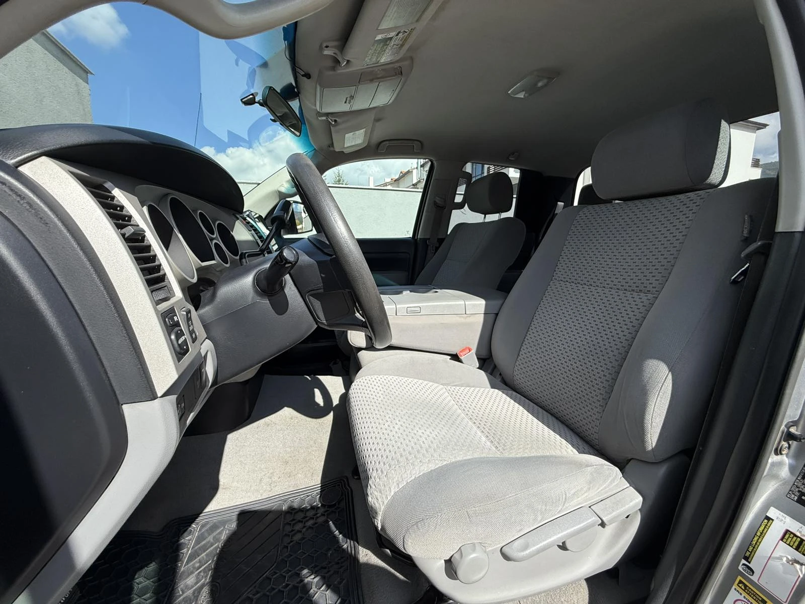Toyota Tundra 4.7L V8 DOUBLE CAB - изображение 9