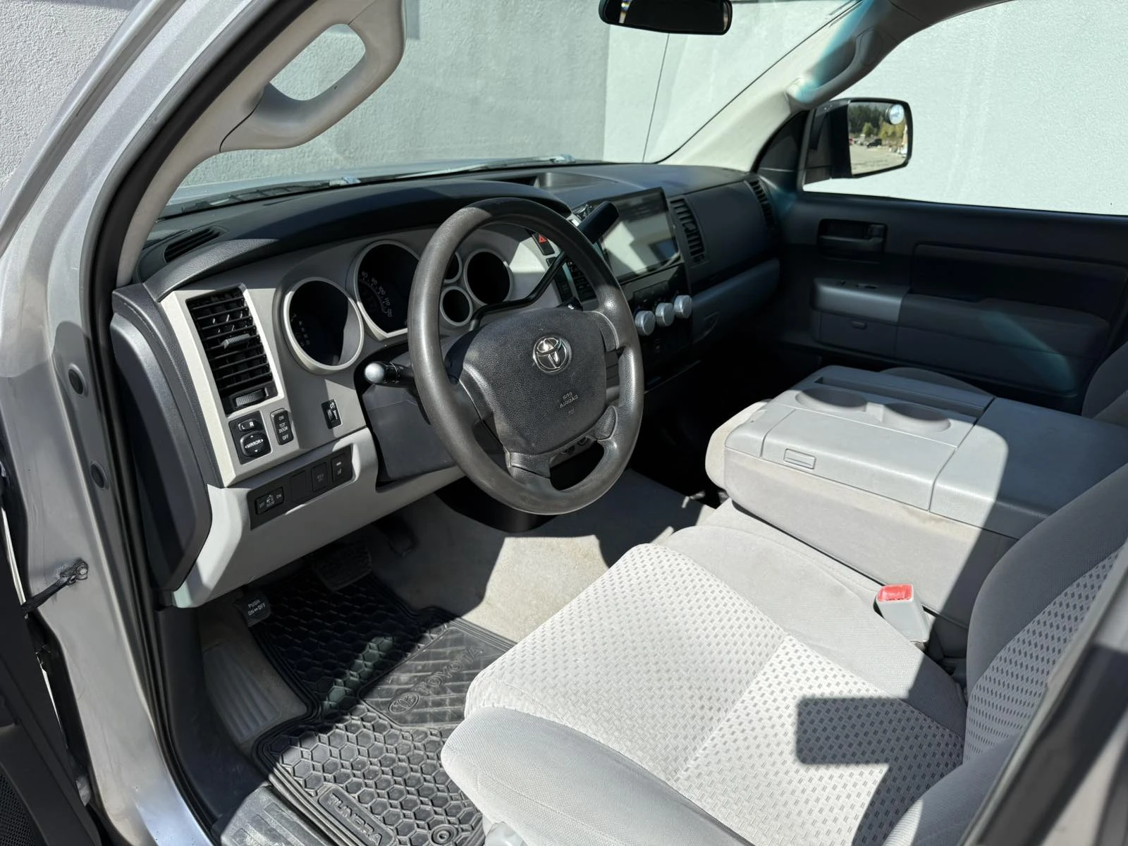Toyota Tundra 4.7L V8 DOUBLE CAB - изображение 10